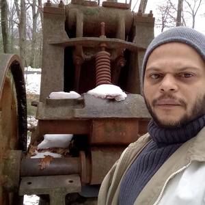 Meet your Posher, Roberto